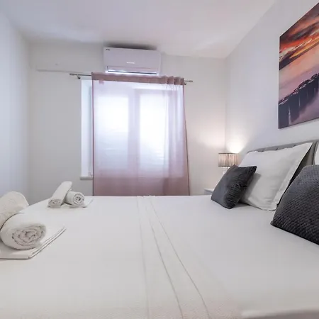 Apartment Bernarda Makarska