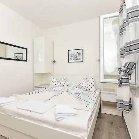 Bernarda Apartment Makarska